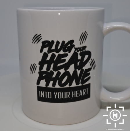 Plug Your Headphone ...